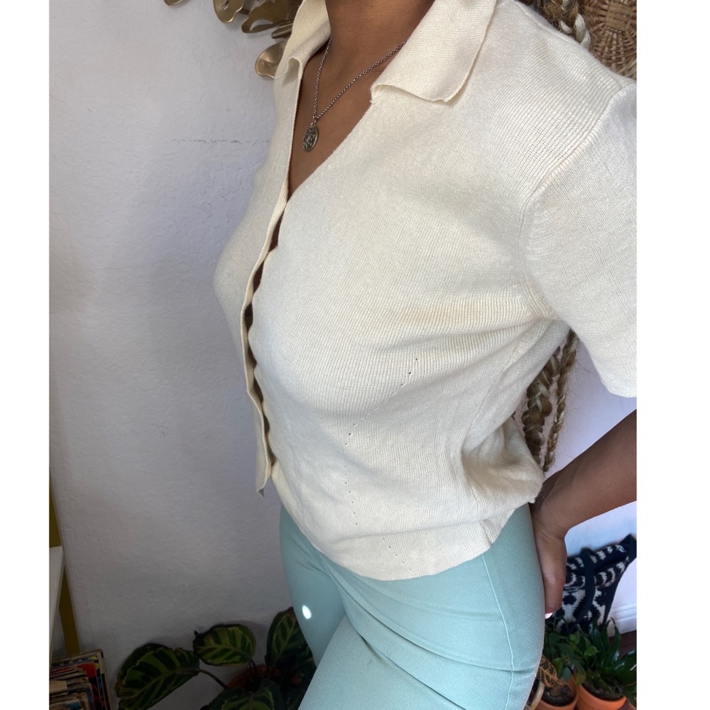 🪐💫Cream Colored Button-Up🪐💫 - Picture 4 of 4
